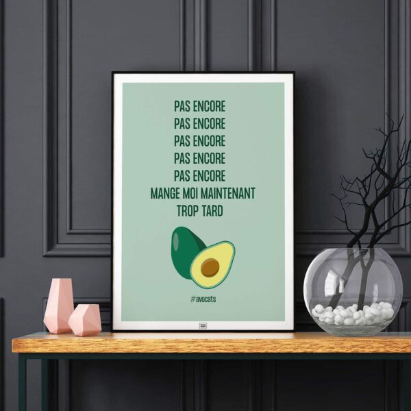 affiche avocat, affiche humoristique thème coloré pour la cuisine, sur fond noir